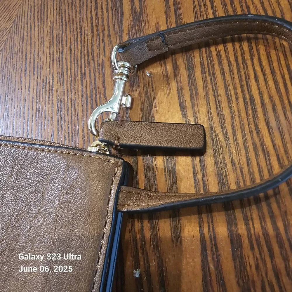 Calvin Klein Brown Faux‎ Leather Zip Wristlet Clutch Wallet Clip On Bag
